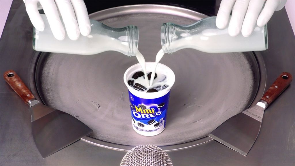 OREO Ice Cream Rolls - how to make mini Oreo Cookies to rolled fried Ice Cream | relaxing Food ASMR