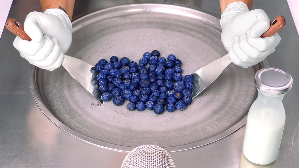 Blueberry Ice Cream - how to make Blueberries to Ice Cream Rolls | Berry ASMR Food Dessert Recipe